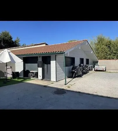 Dom wakacyjny Maison Au Haillan